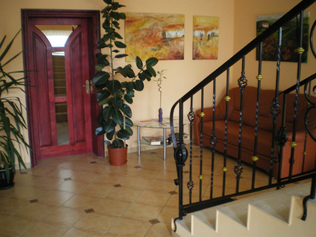 Mediterran-Apartmanok-Гаркань Екстер'єр фото