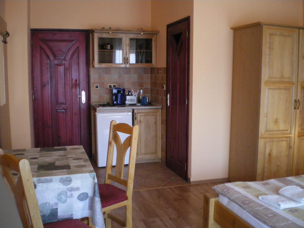 Mediterran-Apartmanok-Гаркань Екстер'єр фото